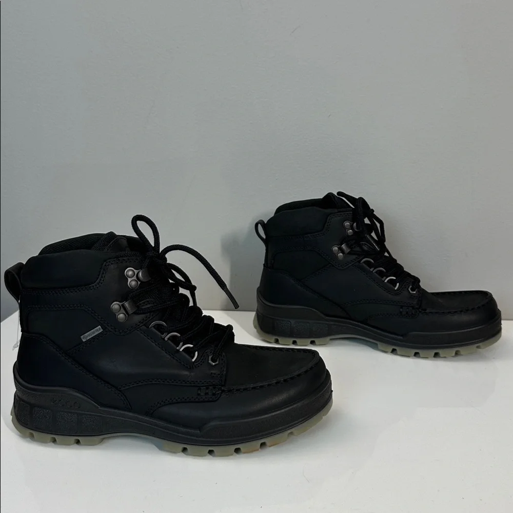 NWOT Ecco Men’s Track‎ 25 High GoreTex Waterproof Black Boots Size 5-5.5